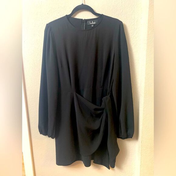 Black dress with front tie - Picture 1 of 3